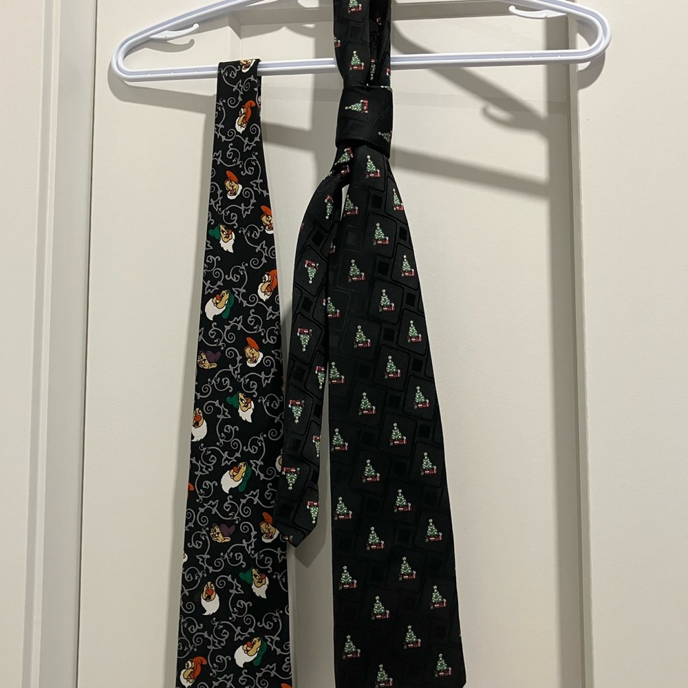 Disney Snow White and VanHeusen Christmas Tree print Ties